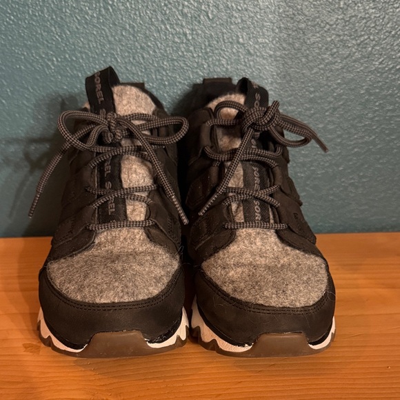 Sorel Boots - Picture 2 of 6